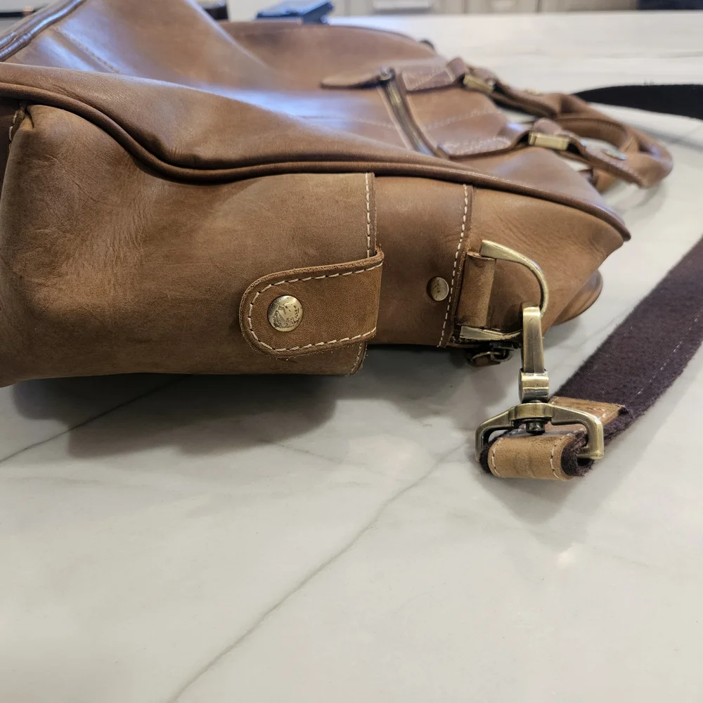 Men's Vintage Genuine Leather Briefcase, a high-capacity laptop and travel bag